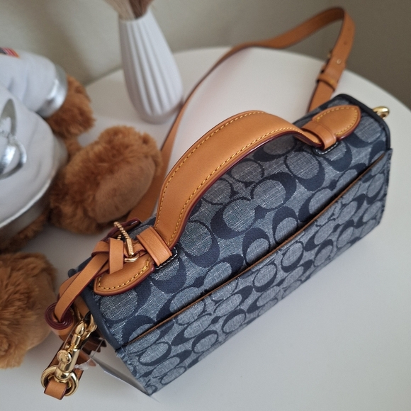 NWT COACH KLEO Signature Chambray Top Handle Bag Denim Multi C8513 $398 - Picture 4 of 11